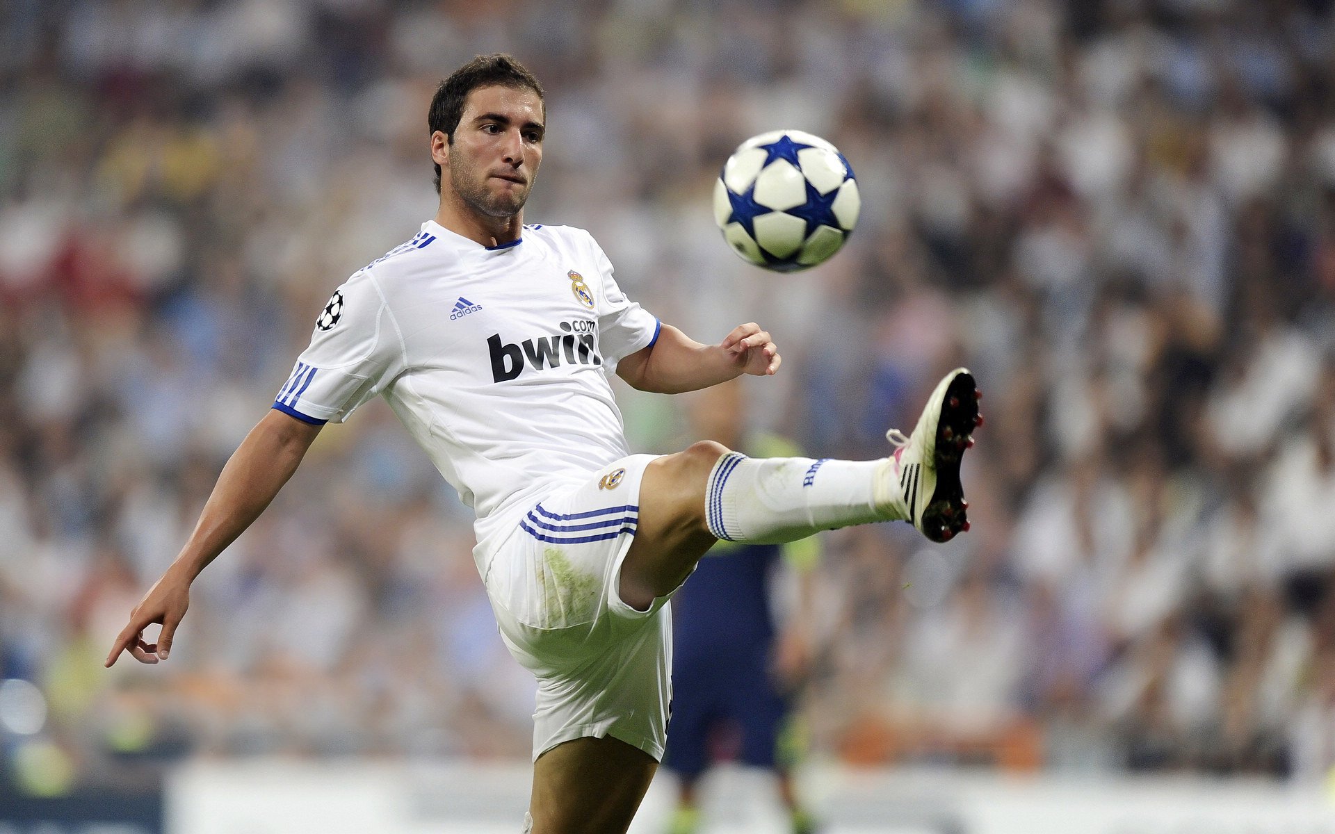 开云体育充值-法甲精彩时刻不断，战术变化让比赛更精彩，法甲 经典比赛